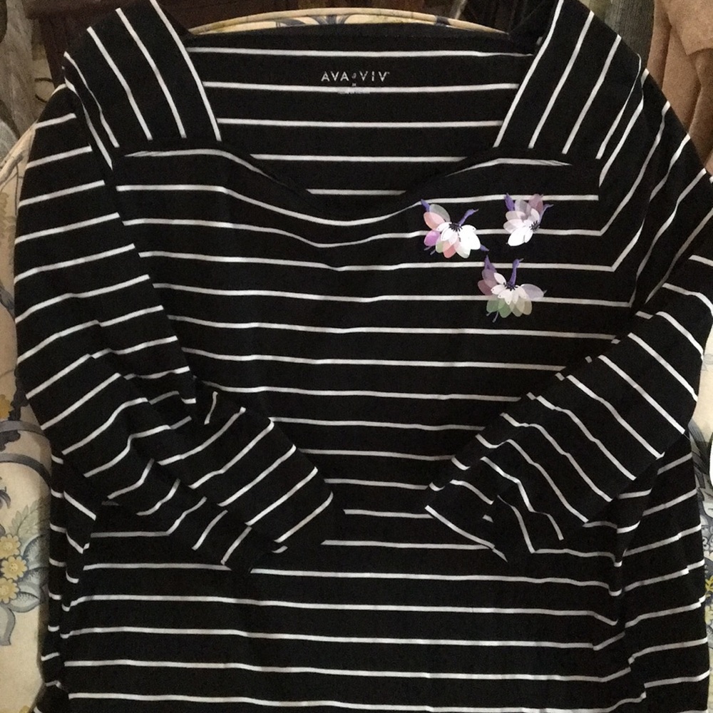 🌻Ava & Viv Black & White striped 3/4 sleeve Top